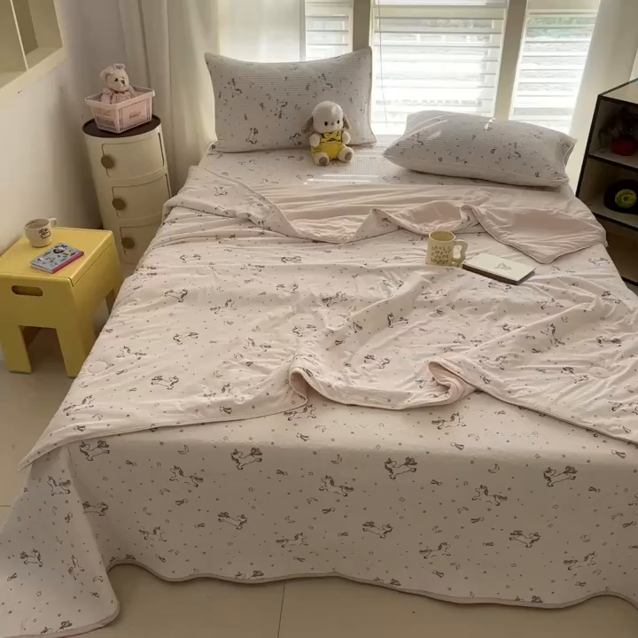 91家纺网 家纺一手货源 找家纺 优悦生活馆 2026新款麻绳款锦氨凉感丝夏被 飞马