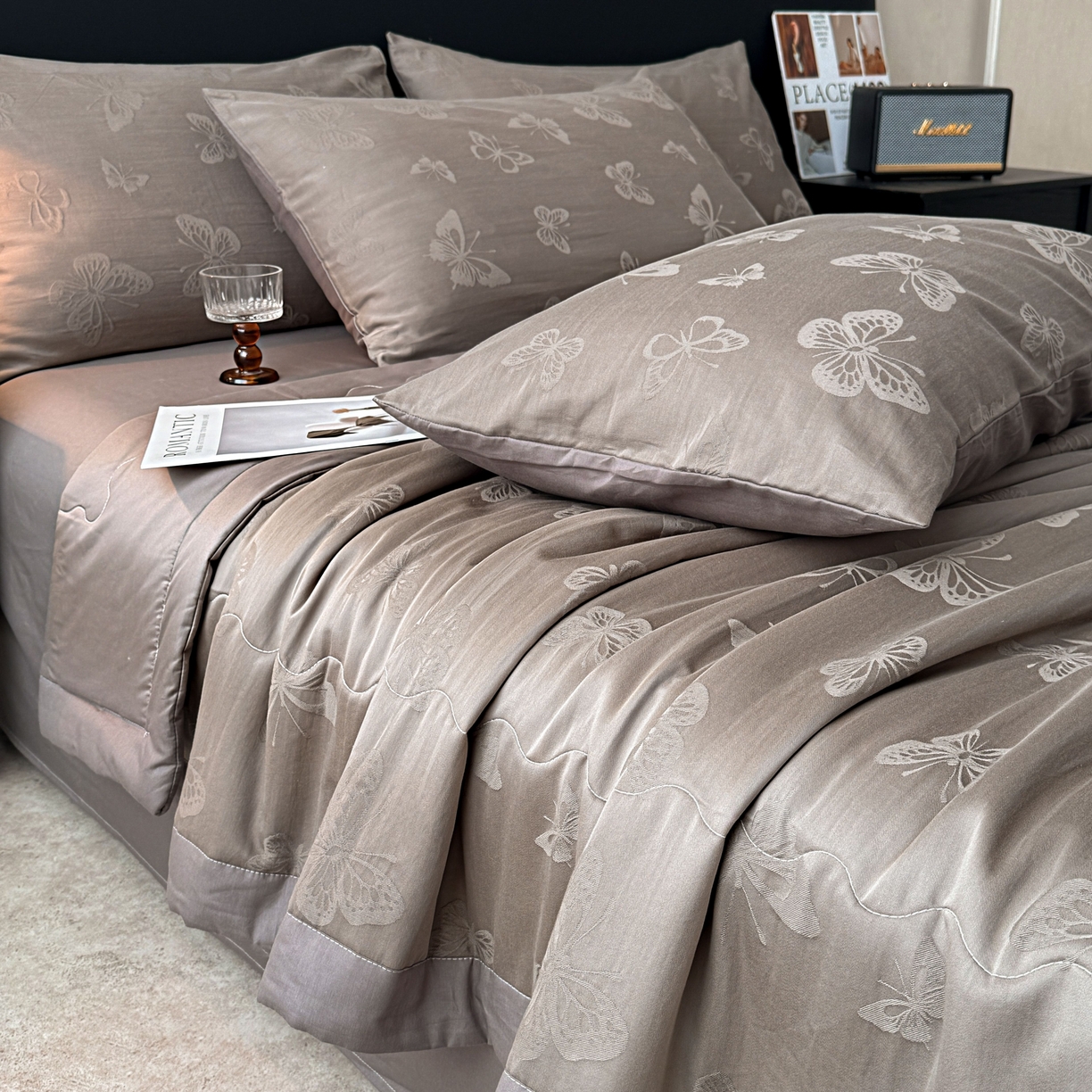 91家纺网 家纺一手货源 找家纺 乐家毛巾被（工厂自产自销） 2026春夏新款全棉60S长绒棉立体厚织提花整张棉花夏被四件套单夏被枕套夏凉被空 蝶影