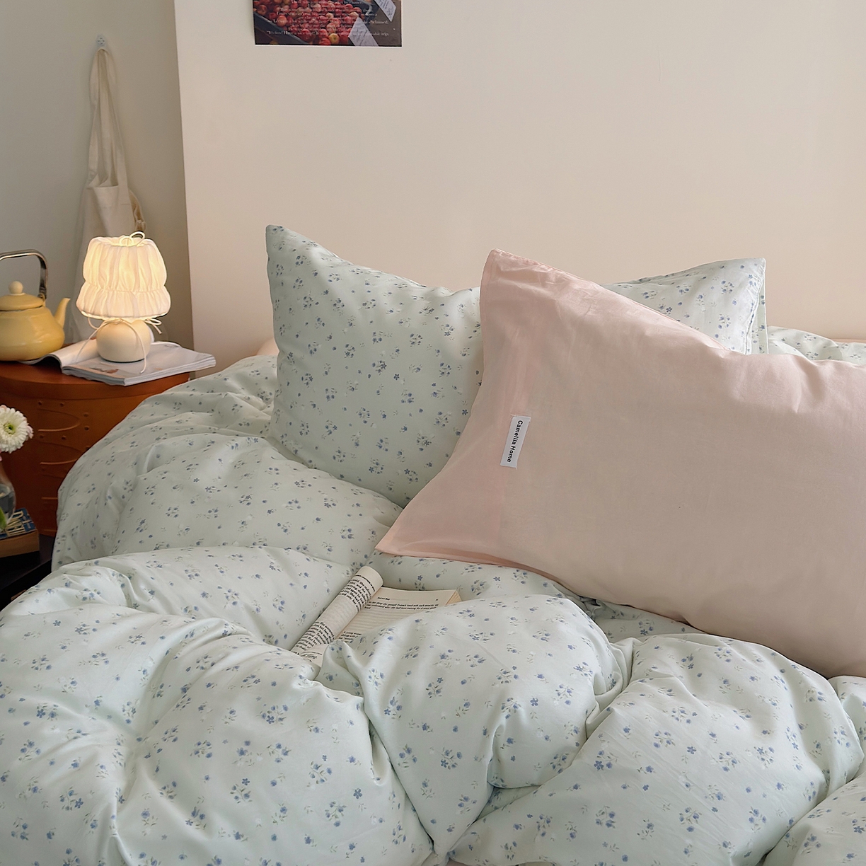 91家纺网 家纺一手货源 找家纺 山茶家居-原创设计 2026新款全棉碎花系列四件套-曼岛 曼岛-奶绿