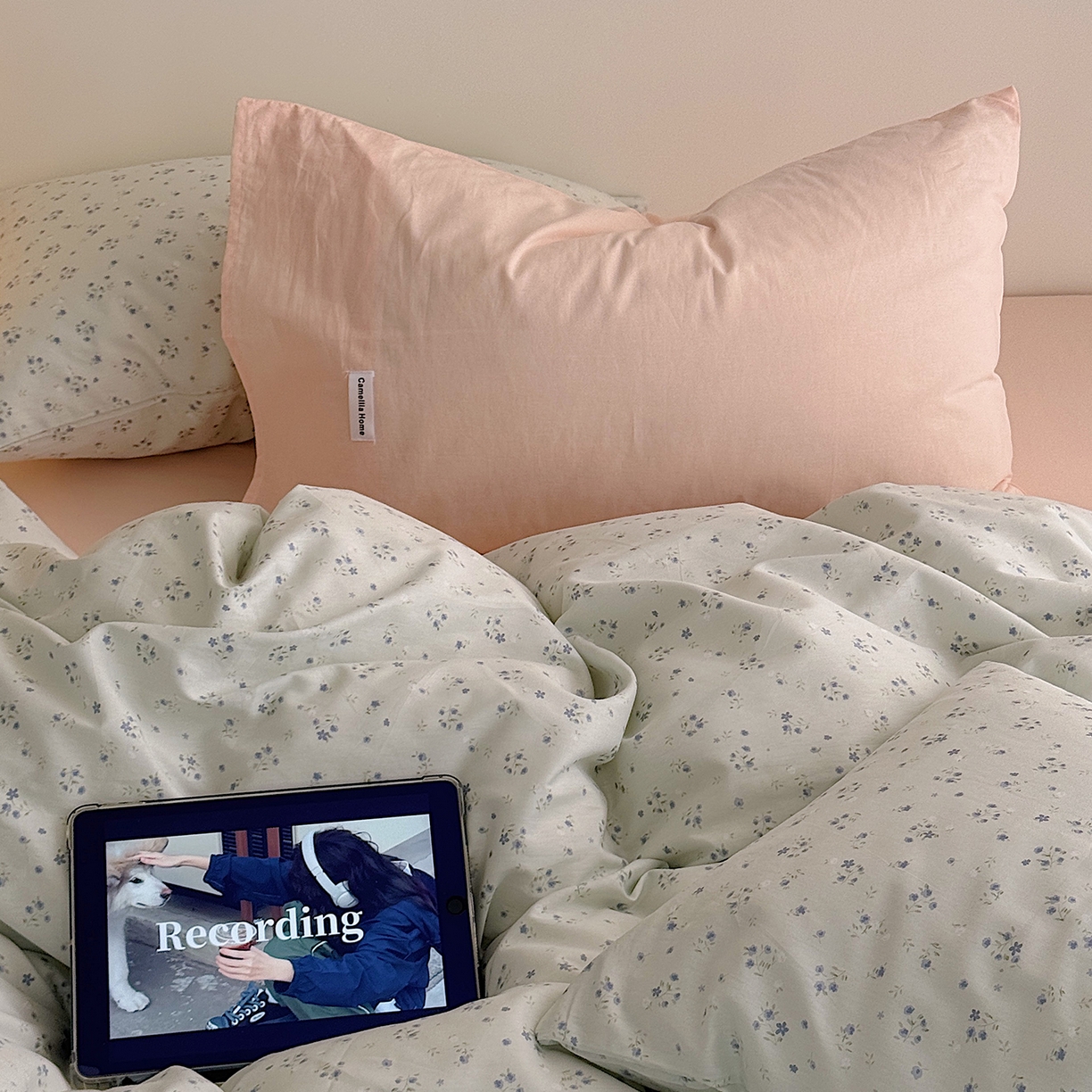 91家纺网 家纺一手货源 找家纺 山茶家居-原创设计 2026新款全棉碎花系列四件套-曼岛 曼岛-奶绿