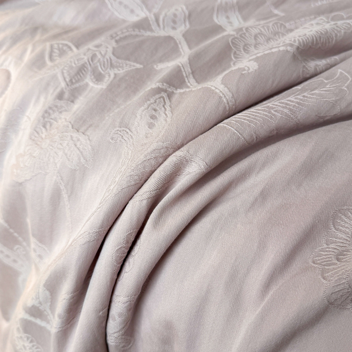 91家纺网 家纺一手货源 找家纺 乐家毛巾被（工厂自产自销） 2026春夏新款全棉60S长绒棉立体厚织提花整张棉花夏被四件套单夏被枕套夏凉被空 浮光掠影