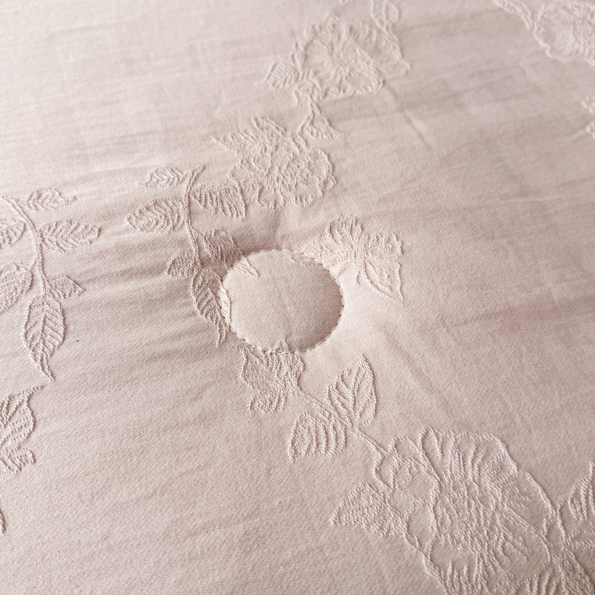 91家纺网 家纺一手货源 找家纺 乐家毛巾被（工厂自产自销） 2026春夏新款全棉60S长绒棉立体厚织提花整张棉花夏被四件套单夏被枕套夏凉被空 花叶蝶影