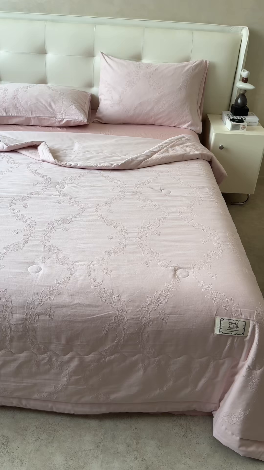 91家纺网 家纺一手货源 找家纺 乐家毛巾被（工厂自产自销） 2026春夏新款全棉60S长绒棉立体厚织提花整张棉花夏被四件套单夏被枕套夏凉被空 花叶蝶影