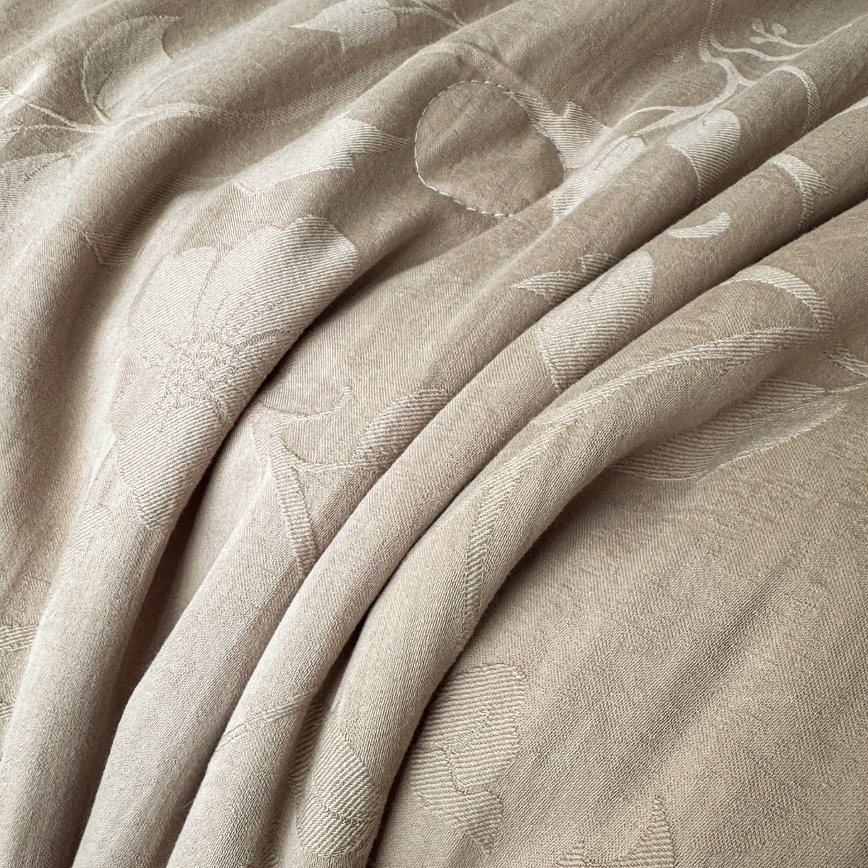 91家纺网 家纺一手货源 找家纺 乐家毛巾被（工厂自产自销） 2026春夏新款全棉60S长绒棉立体厚织提花整张棉花夏被四件套单夏被枕套夏凉被空 蔓延