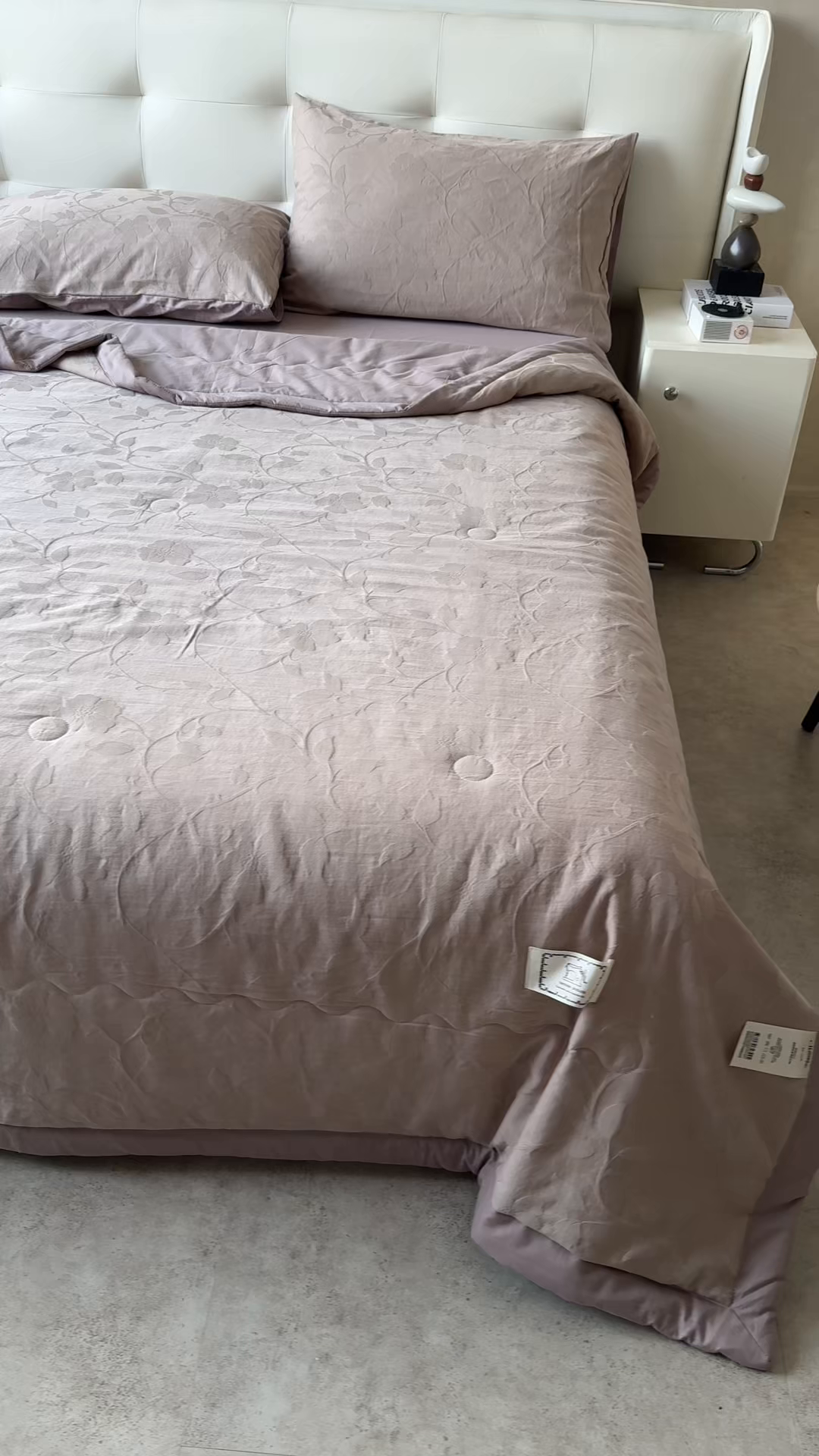 91家纺网 家纺一手货源 找家纺 乐家毛巾被（工厂自产自销） 2026春夏新款全棉60S长绒棉立体厚织提花整张棉花夏被四件套单夏被枕套夏凉被空 蔓延