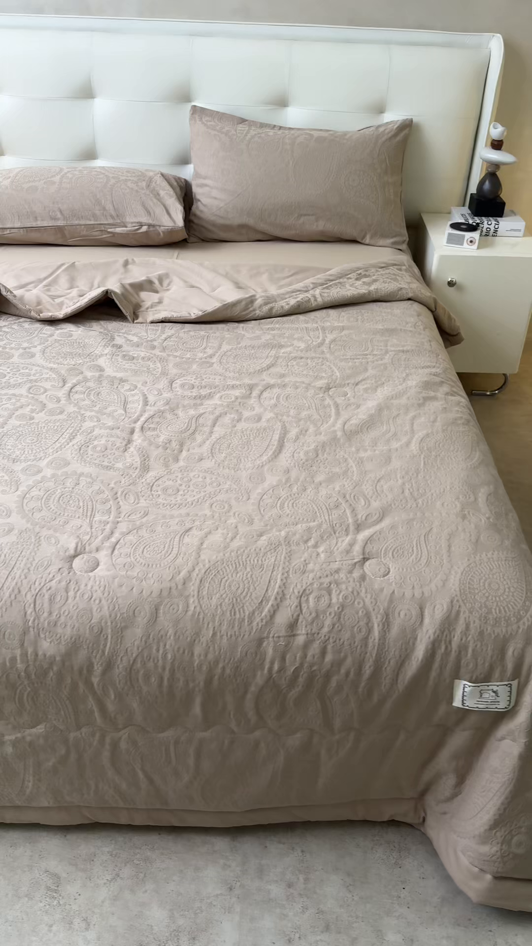 91家纺网 家纺一手货源 找家纺 乐家毛巾被（工厂自产自销） 2026春夏新款全棉60S长绒棉立体厚织提花整张棉花夏被四件套单夏被枕套夏凉被空 浅迹