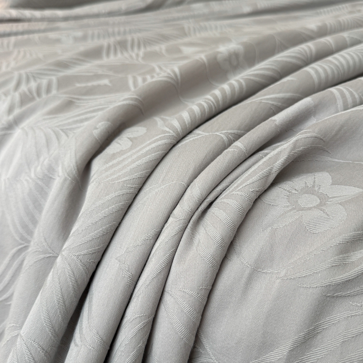 91家纺网 家纺一手货源 找家纺 乐家毛巾被（工厂自产自销） 2026春夏新款全棉60S长绒棉立体厚织提花整张棉花夏被四件套单夏被枕套夏凉被空 同蔓