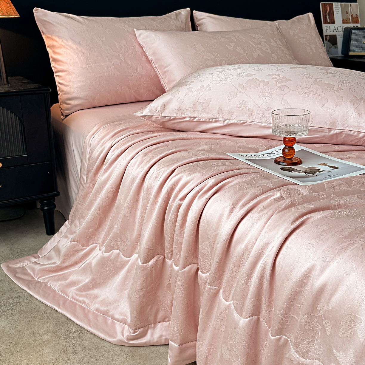 91家纺网 家纺一手货源 找家纺 乐家毛巾被（工厂自产自销） 2026春夏新款全棉60S长绒棉立体厚织提花整张棉花夏被四件套单夏被枕套夏凉被空 昔叶