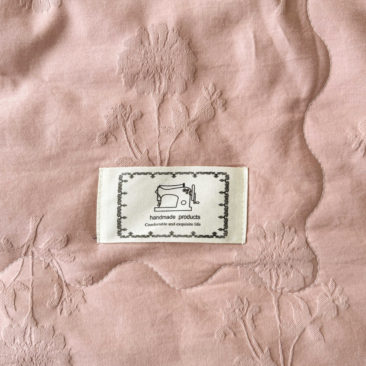 91家纺网 家纺一手货源 找家纺 乐家毛巾被（工厂自产自销） 2026春夏新款全棉60S长绒棉立体厚织提花整张棉花夏被四件套单夏被枕套夏凉被空 叶间梦