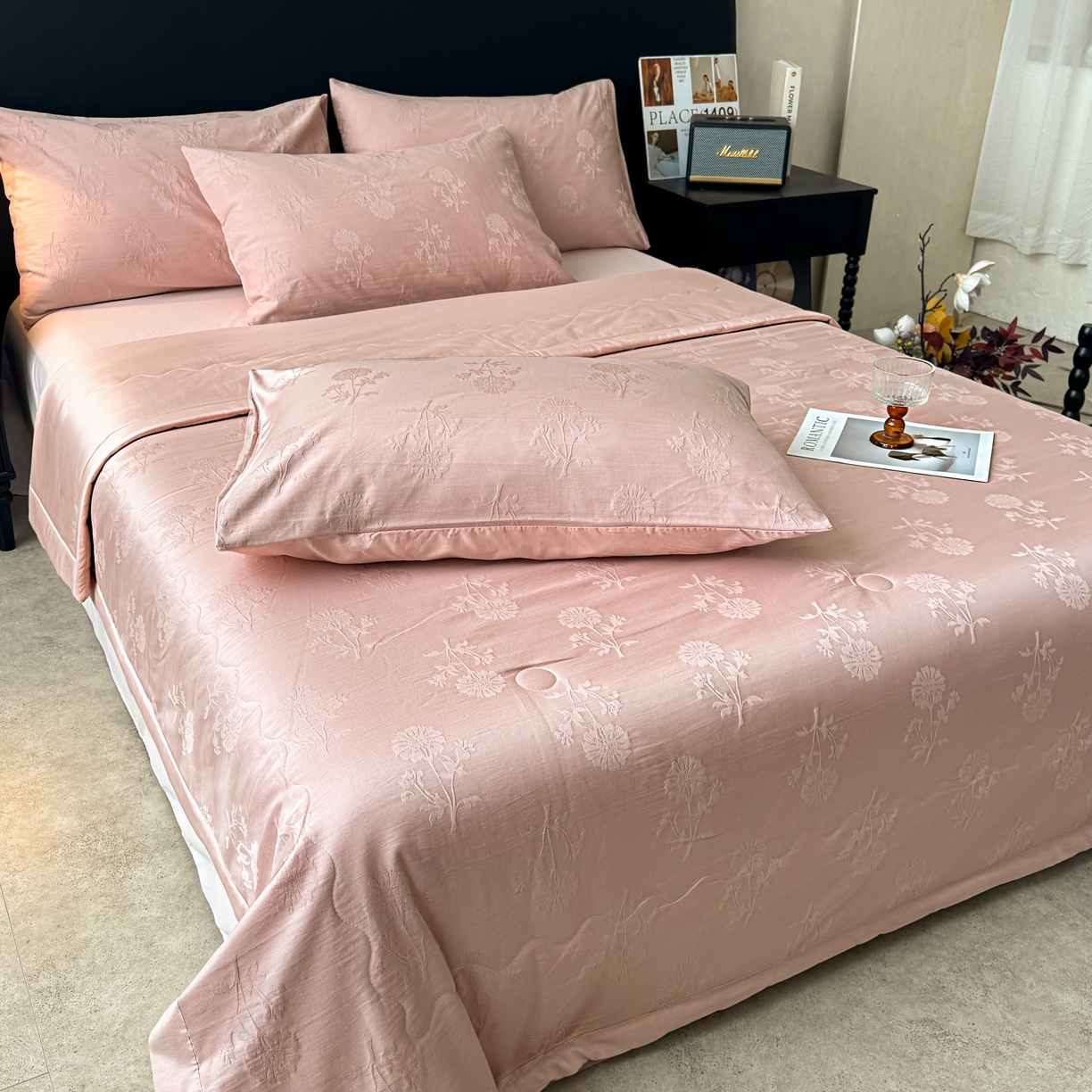 91家纺网 家纺一手货源 找家纺 乐家毛巾被（工厂自产自销） 2026春夏新款全棉60S长绒棉立体厚织提花整张棉花夏被四件套单夏被枕套夏凉被空 叶间梦