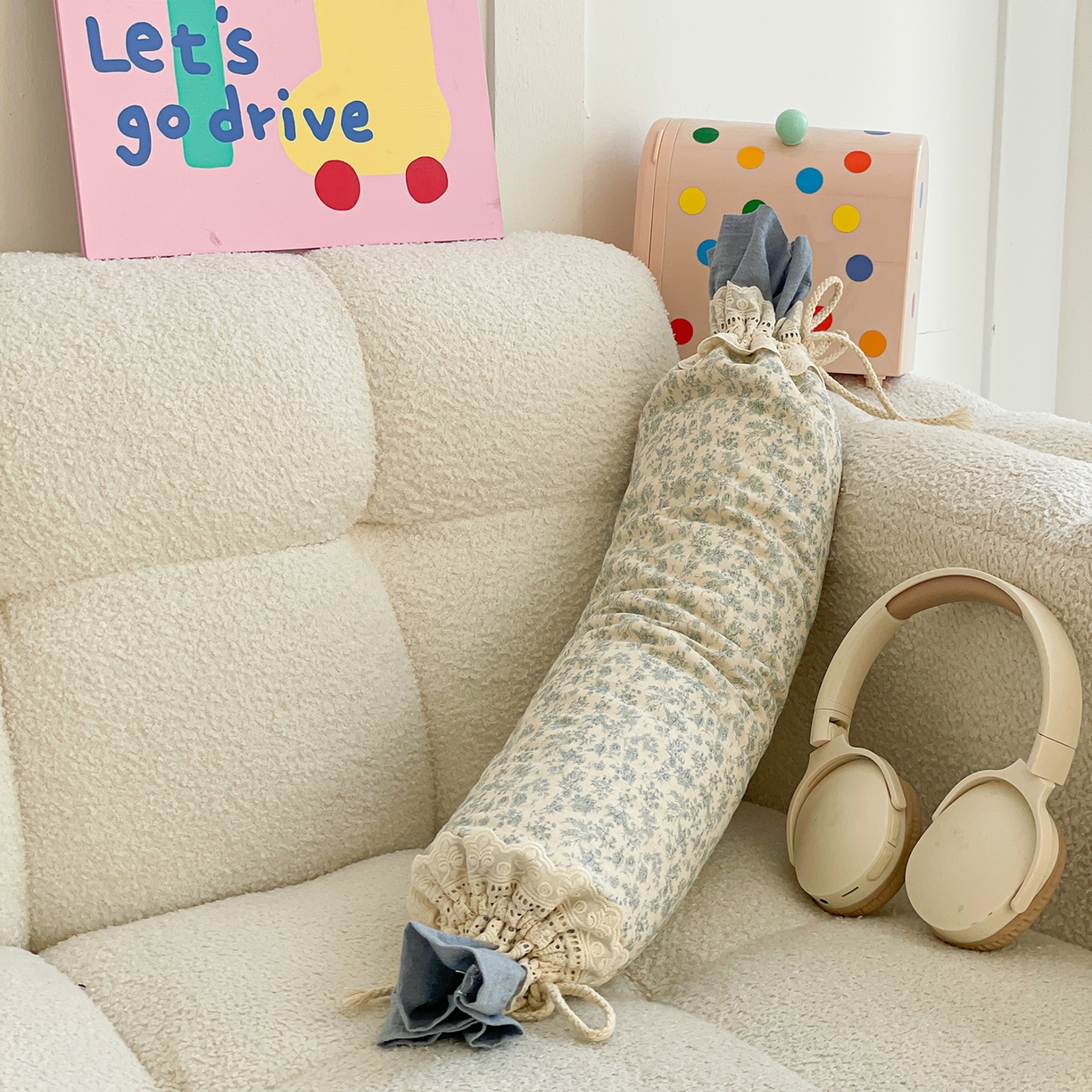 91家纺网 家纺一手货源 找家纺 亦帆枕芯 2026新款多功能法式圆柱形糖果枕宝宝安抚枕成人颈椎枕 云蓝碎花-法式糖果枕