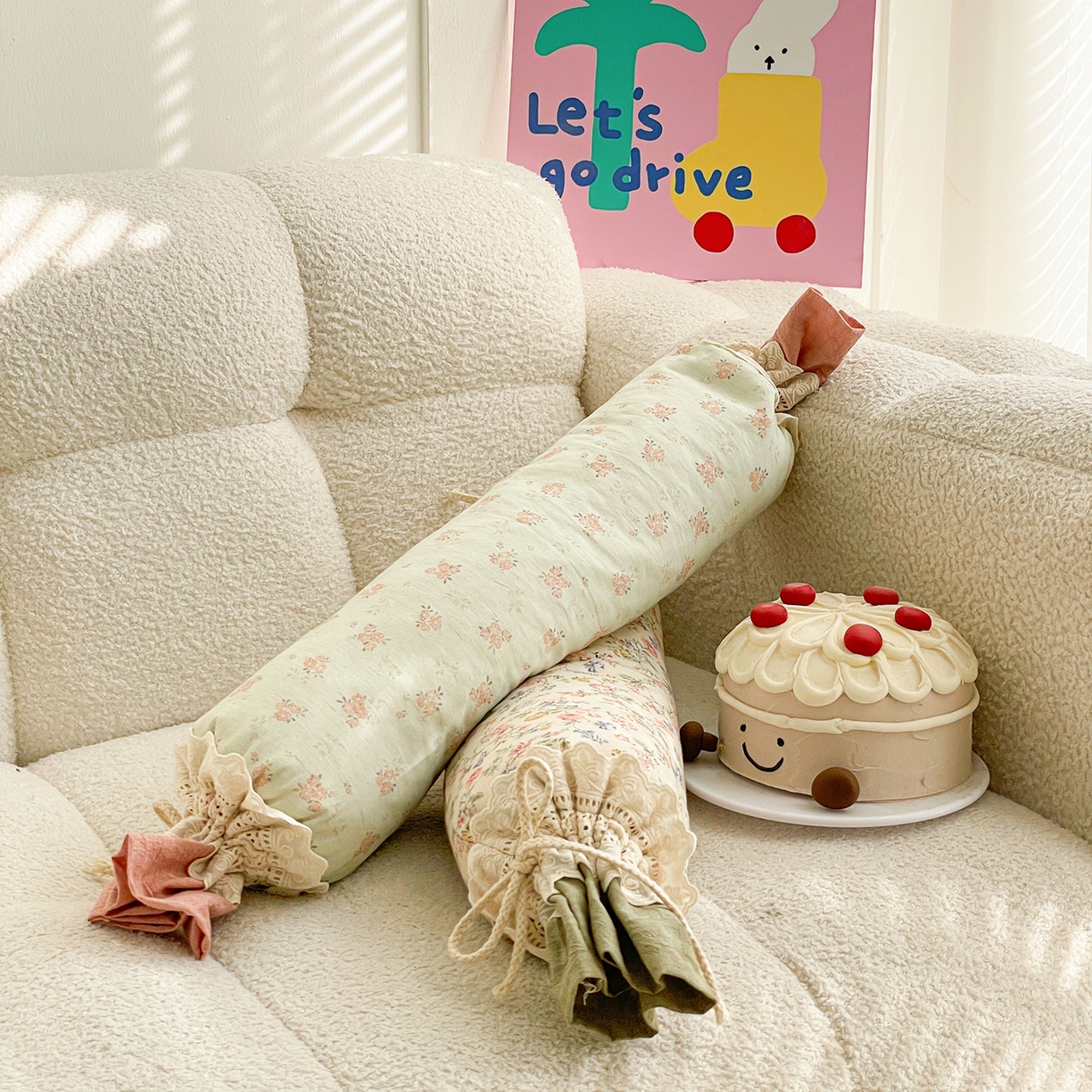 91家纺网 家纺一手货源 找家纺 亦帆枕芯 2026新款多功能法式圆柱形糖果枕宝宝安抚枕成人颈椎枕 云蓝碎花-法式糖果枕