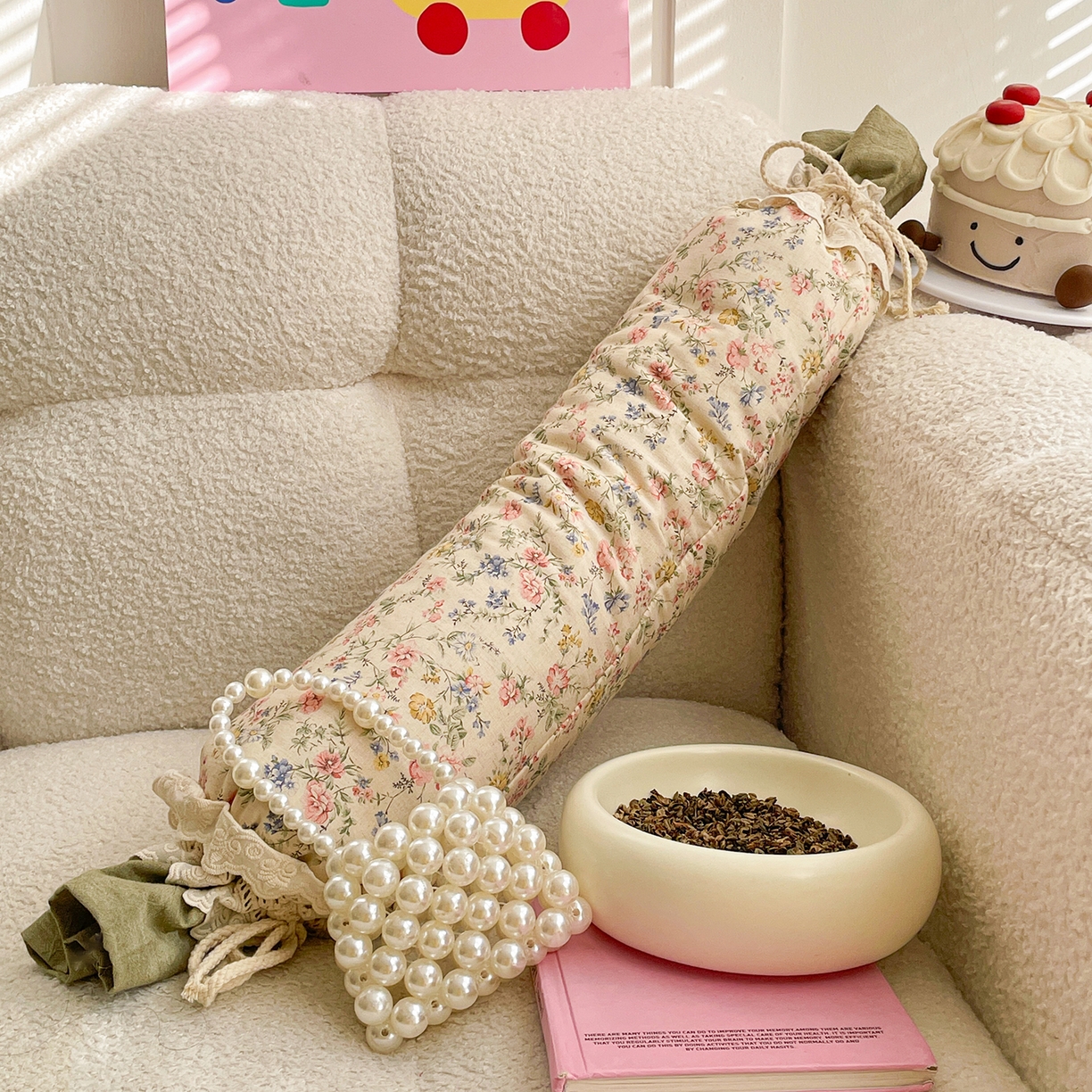 91家纺网 家纺一手货源 找家纺 亦帆枕芯 2026新款多功能法式圆柱形糖果枕宝宝安抚枕成人颈椎枕 云蓝碎花-法式糖果枕