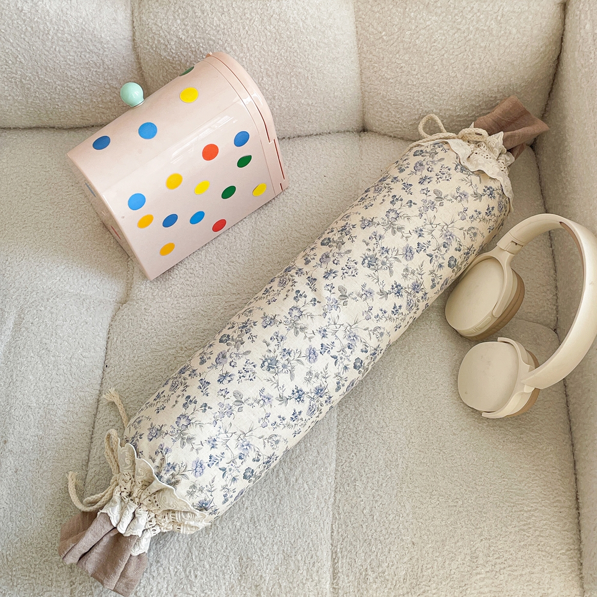 91家纺网 家纺一手货源 找家纺 亦帆枕芯 2026新款多功能法式圆柱形糖果枕宝宝安抚枕成人颈椎枕 桃粉碎花-法式糖果枕