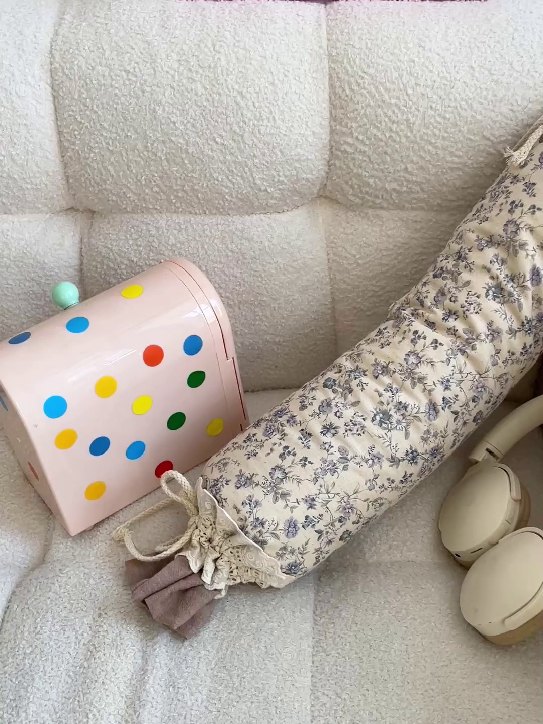 91家纺网 家纺一手货源 找家纺 亦帆枕芯 2026新款多功能法式圆柱形糖果枕宝宝安抚枕成人颈椎枕 云蓝碎花-法式糖果枕