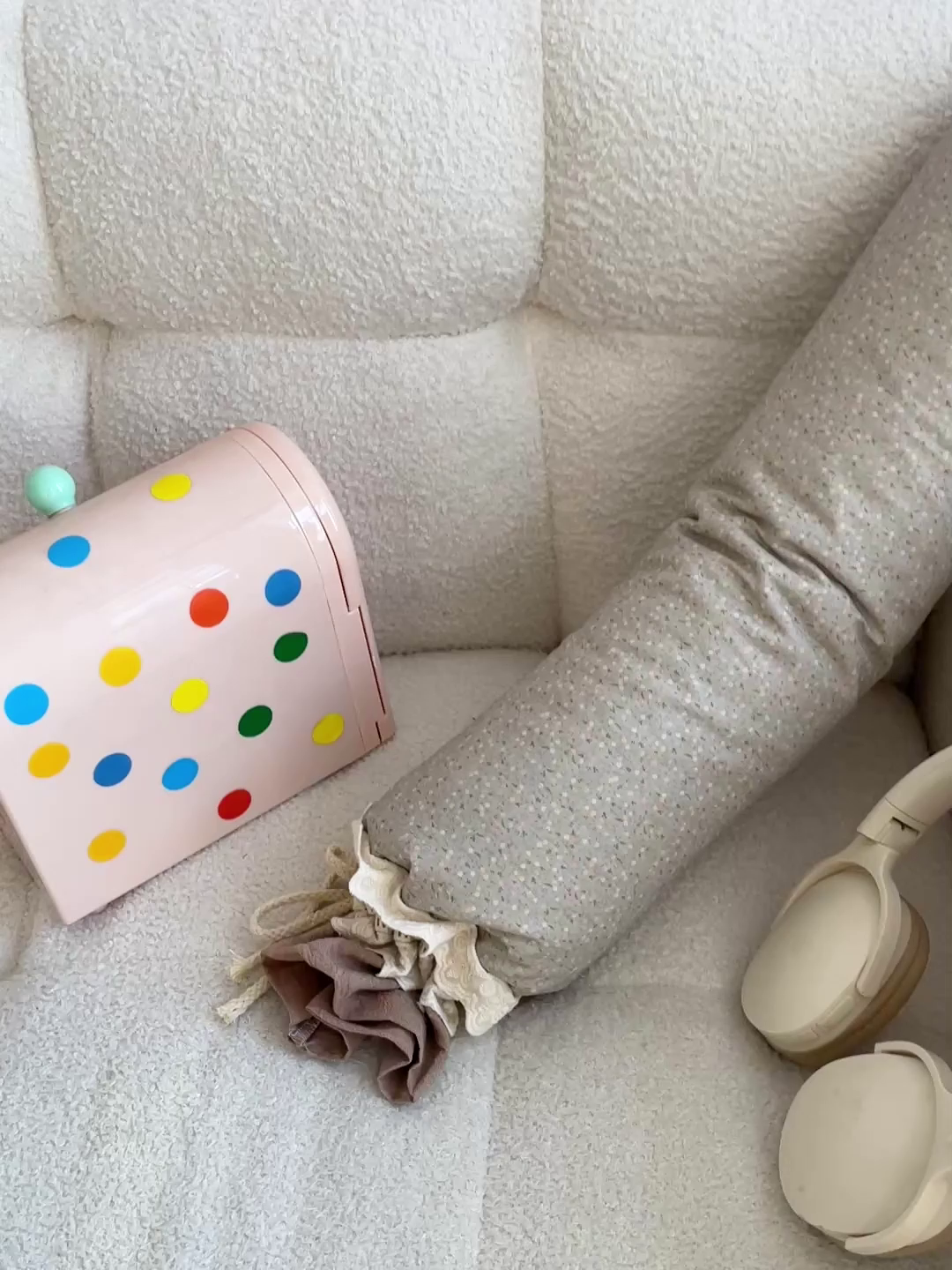 91家纺网 家纺一手货源 找家纺 亦帆枕芯 2026新款多功能法式圆柱形糖果枕宝宝安抚枕成人颈椎枕 雾灰点点-法式糖果枕