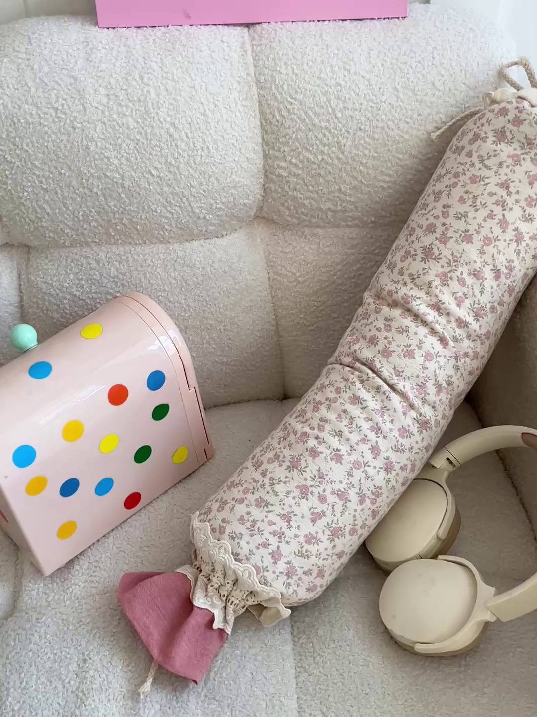 91家纺网 家纺一手货源 找家纺 亦帆枕芯 2026新款多功能法式圆柱形糖果枕宝宝安抚枕成人颈椎枕 桃粉碎花-法式糖果枕