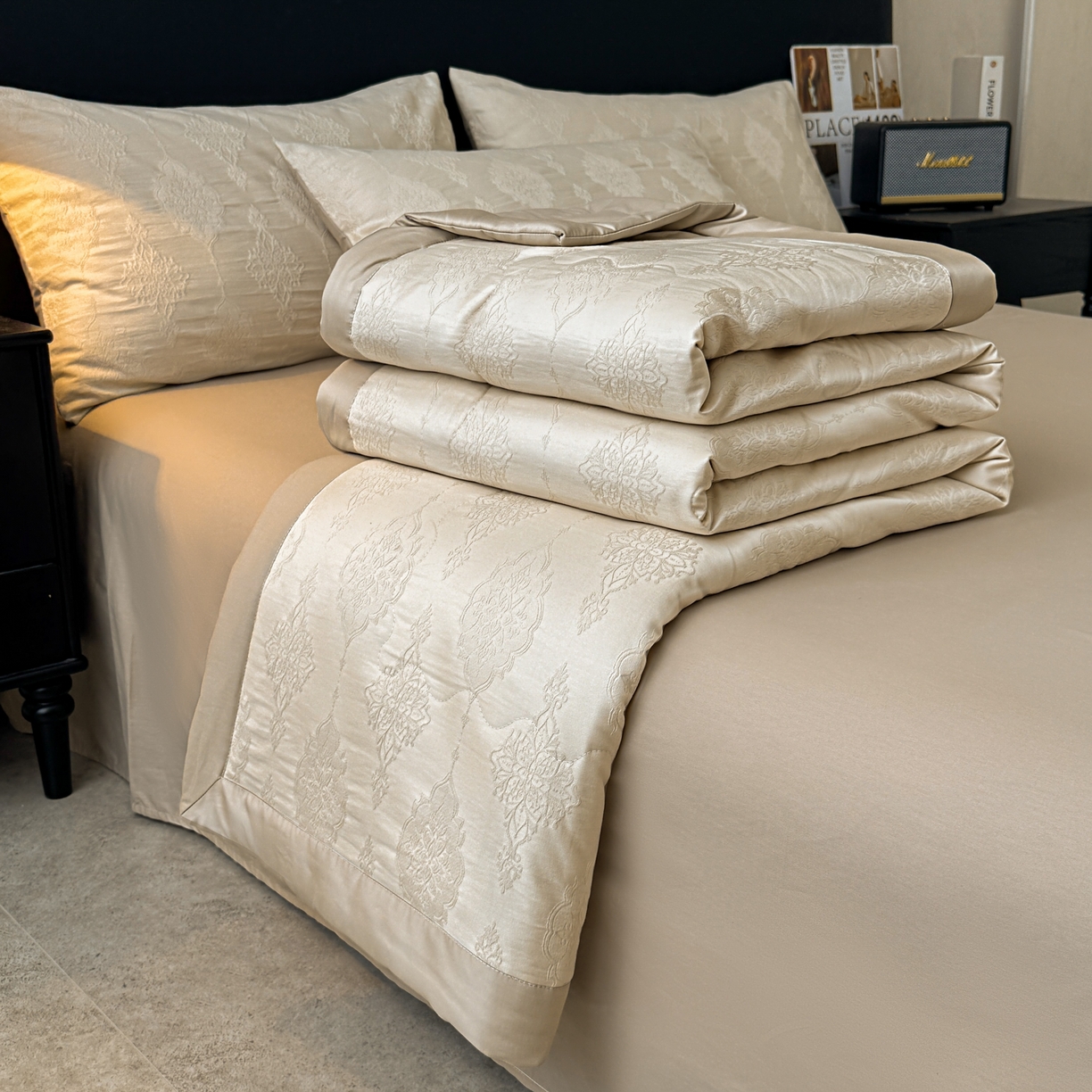 91家纺网 家纺一手货源 找家纺 乐家毛巾被（工厂自产自销） 2026春夏新款全棉60S长绒棉立体厚织提花整张棉花夏被四件套单夏被枕套夏凉被空 余影