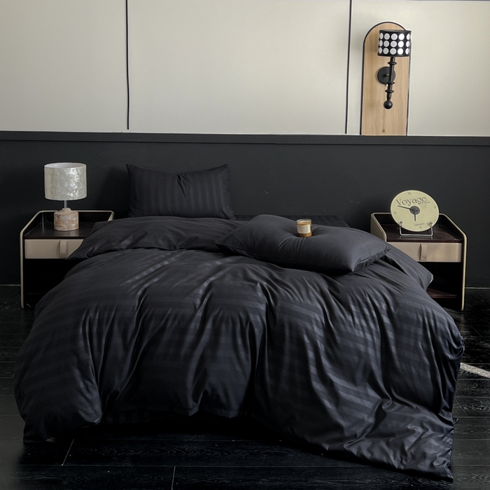 91家纺网 家纺一手货源 找家纺 蓝淋家纺 2026春夏新款贡缎提花四件套 墨夜缎