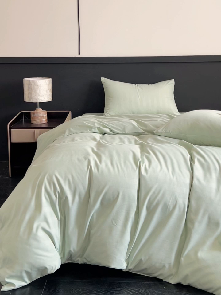 91家纺网 家纺一手货源 找家纺 蓝淋家纺 2026春夏新款贡缎提花四件套 青雾缎