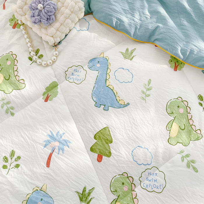 91家纺网 家纺一手货源 找家纺 太阳树 2026新款A类水洗双层纱夏被大豆夏被夏凉被空调被 恐龙星球