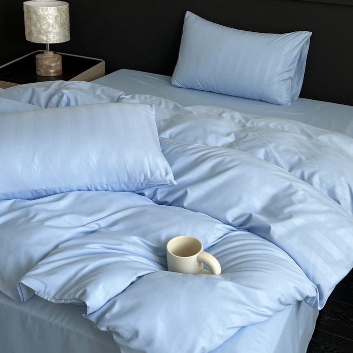 91家纺网 家纺一手货源 找家纺 蓝淋家纺 2026春夏新款贡缎提花四件套 晴空缎