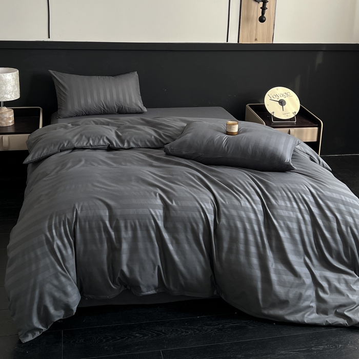 91家纺网 家纺一手货源 找家纺 蓝淋家纺 2026春夏新款贡缎提花四件套 炭灰缎