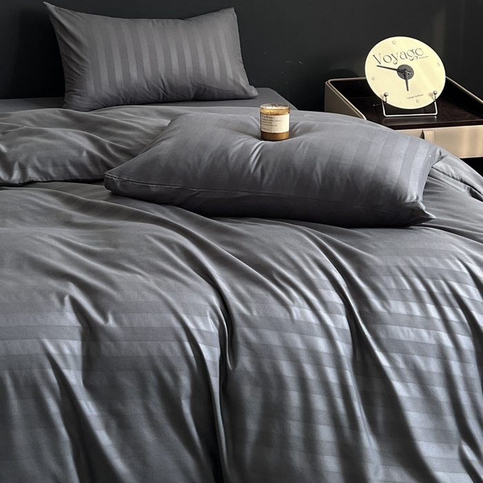 91家纺网 家纺一手货源 找家纺 蓝淋家纺 2026春夏新款贡缎提花四件套 炭灰缎