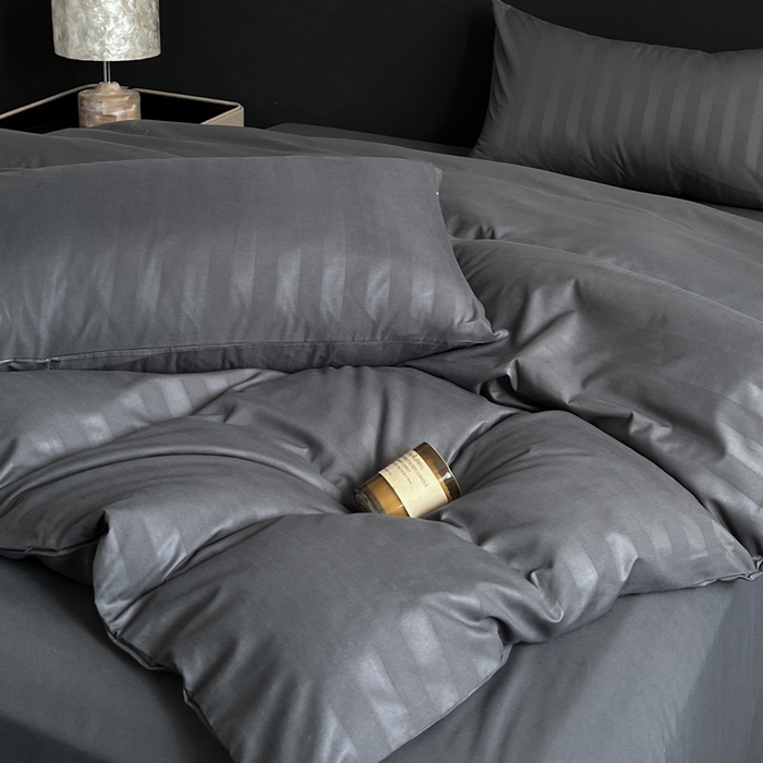 91家纺网 家纺一手货源 找家纺 蓝淋家纺 2026春夏新款贡缎提花四件套 炭灰缎