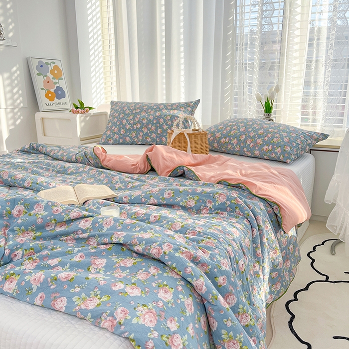 91家纺网 家纺一手货源 找家纺 太阳树 2026新款A类水洗双层纱夏被大豆夏被夏凉被空调被 玫瑰花园