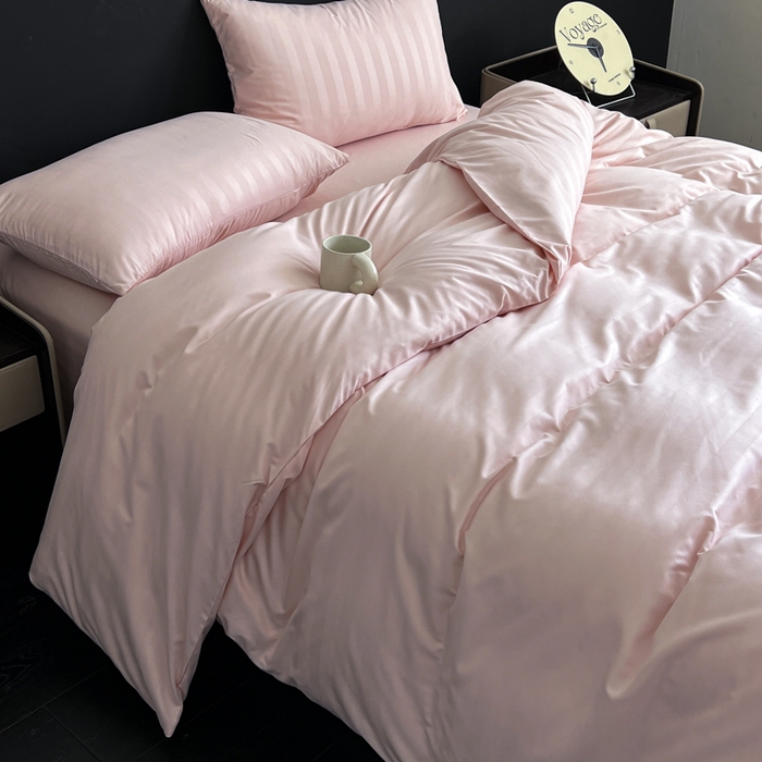 91家纺网 家纺一手货源 找家纺 蓝淋家纺 2026春夏新款贡缎提花四件套 桃雾缎