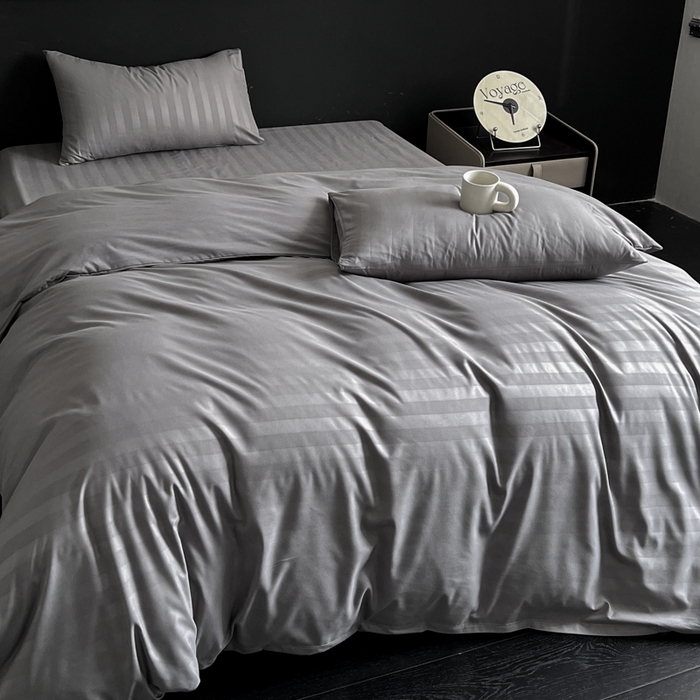 91家纺网 家纺一手货源 找家纺 蓝淋家纺 2026春夏新款贡缎提花四件套 云灰缎