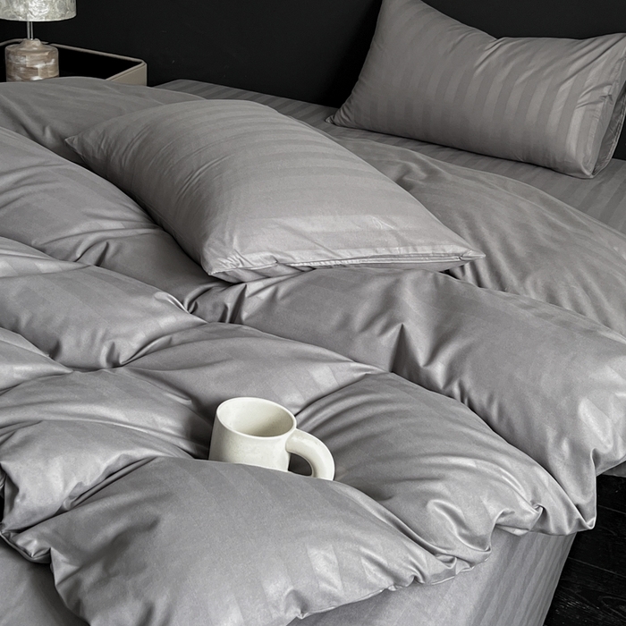 91家纺网 家纺一手货源 找家纺 蓝淋家纺 2026春夏新款贡缎提花四件套 云灰缎