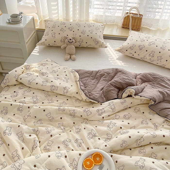 91家纺网 家纺一手货源 找家纺 太阳树 2026新款A类水洗双层纱夏被大豆夏被夏凉被空调被 小熊院长