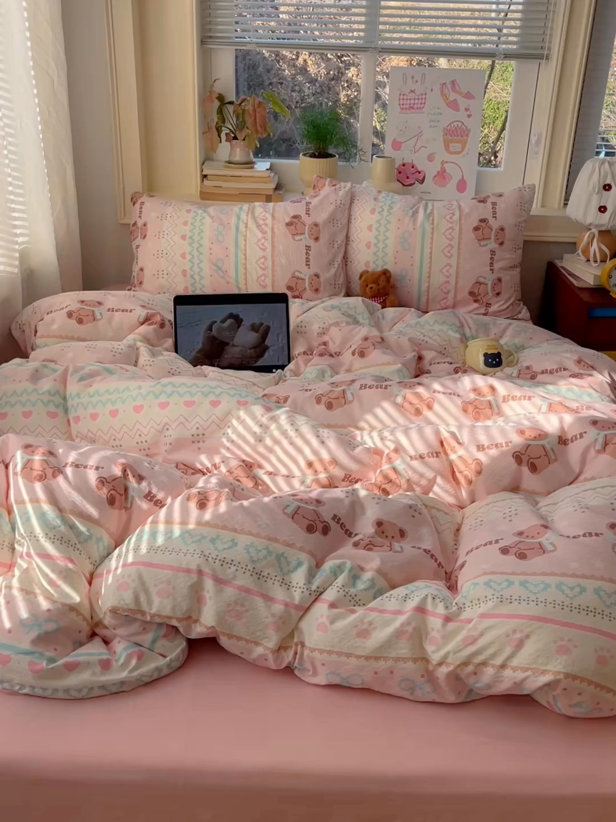 91家纺网 家纺一手货源 找家纺 红嘴企鹅 2026新款波西米亚卡通风水洗棉四件套 咖啡小熊