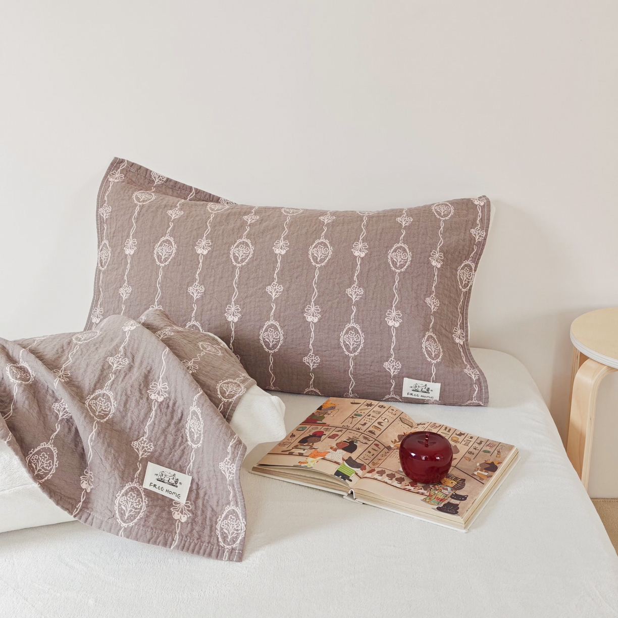 91家纺网 家纺一手货源 找家纺 沐瑟家纺  2026新款安心棉纯棉纱布枕巾 樱桃花紫