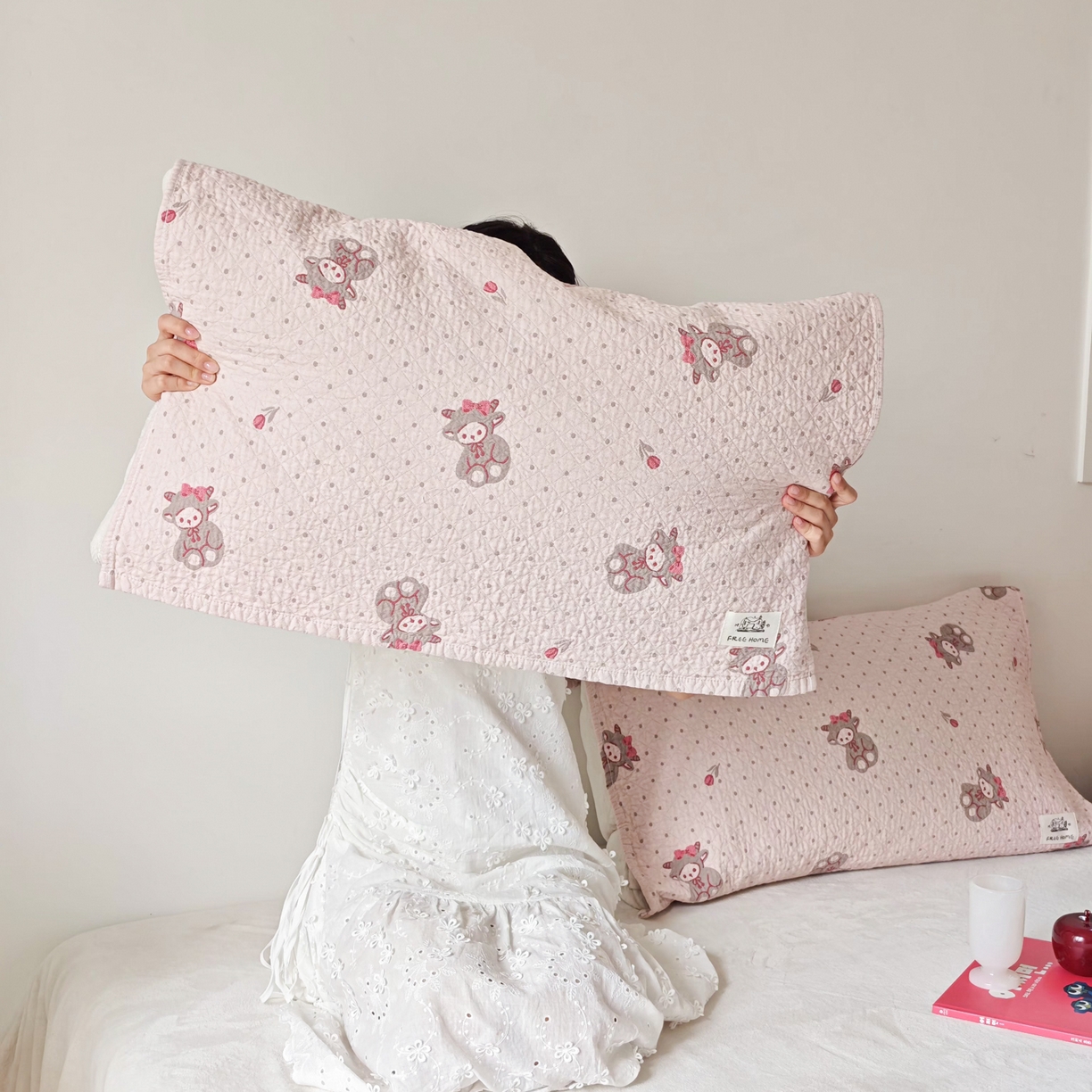 91家纺网 家纺一手货源 找家纺 沐瑟家纺  2026新款安心棉纯棉纱布枕巾 小羊花朵