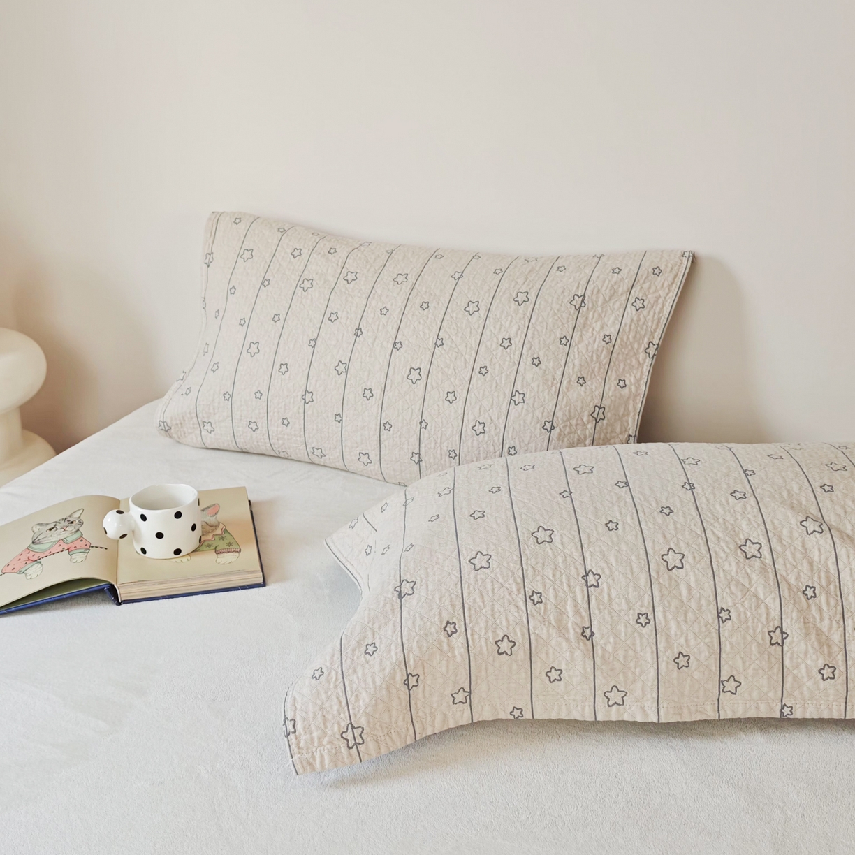91家纺网 家纺一手货源 找家纺 沐瑟家纺  2026新款安心棉纯棉纱布枕巾 线条五角星