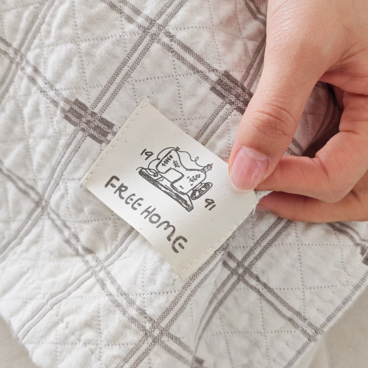 91家纺网 家纺一手货源 找家纺 沐瑟家纺  2026新款安心棉纯棉纱布枕巾 线条格子