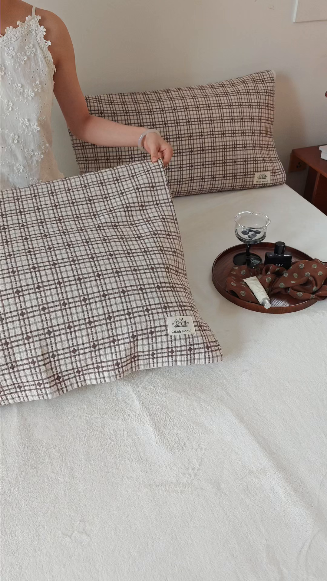 91家纺网 家纺一手货源 找家纺 沐瑟家纺  2026新款安心棉纯棉纱布枕巾 梅花格