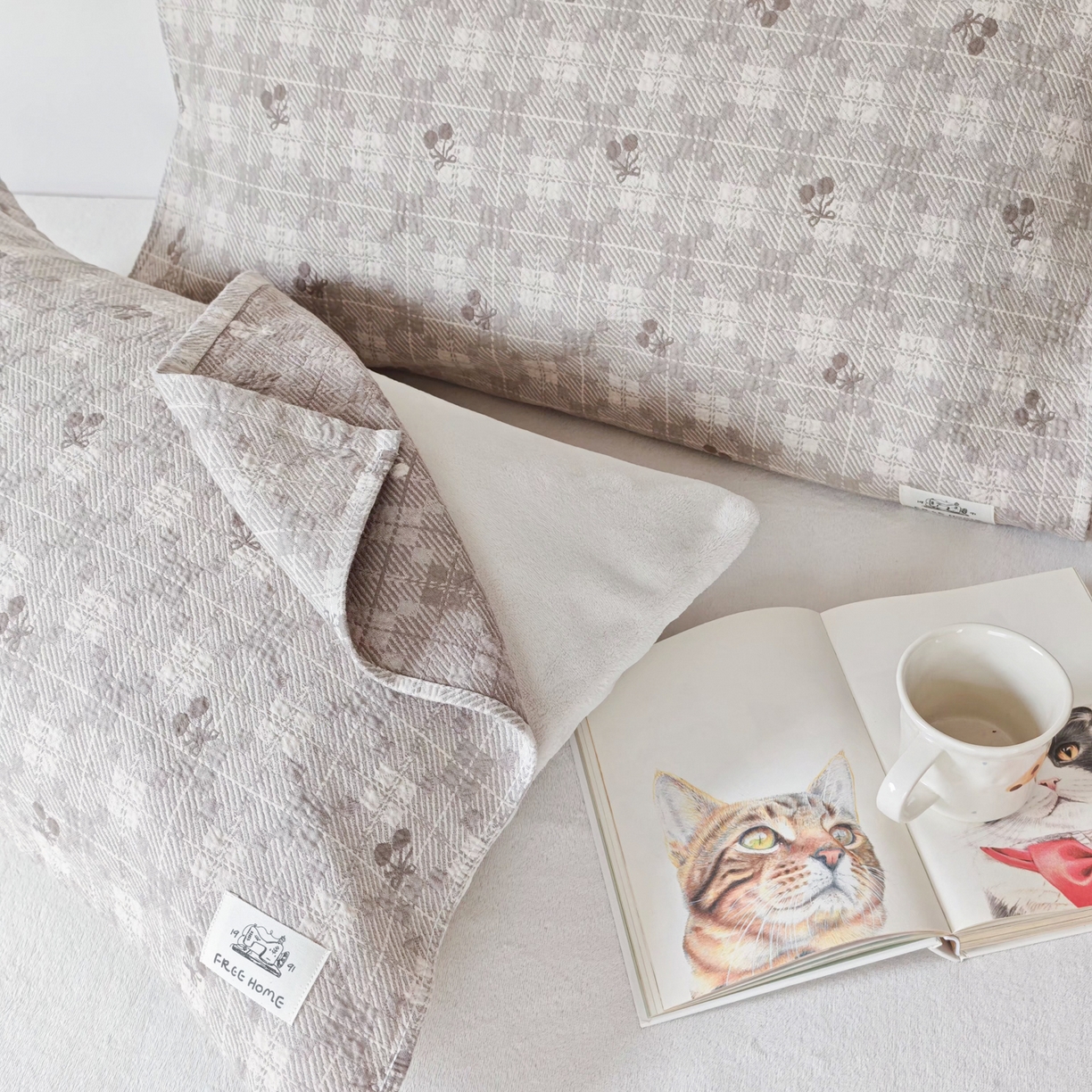 91家纺网 家纺一手货源 找家纺 沐瑟家纺  2026新款安心棉纯棉纱布枕巾 焦糖樱桃