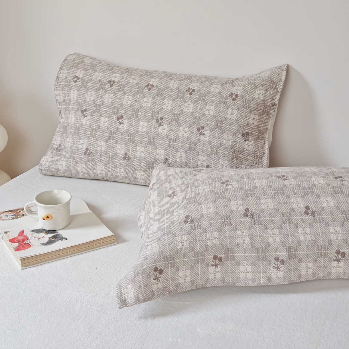 91家纺网 家纺一手货源 找家纺 沐瑟家纺  2026新款安心棉纯棉纱布枕巾 焦糖樱桃