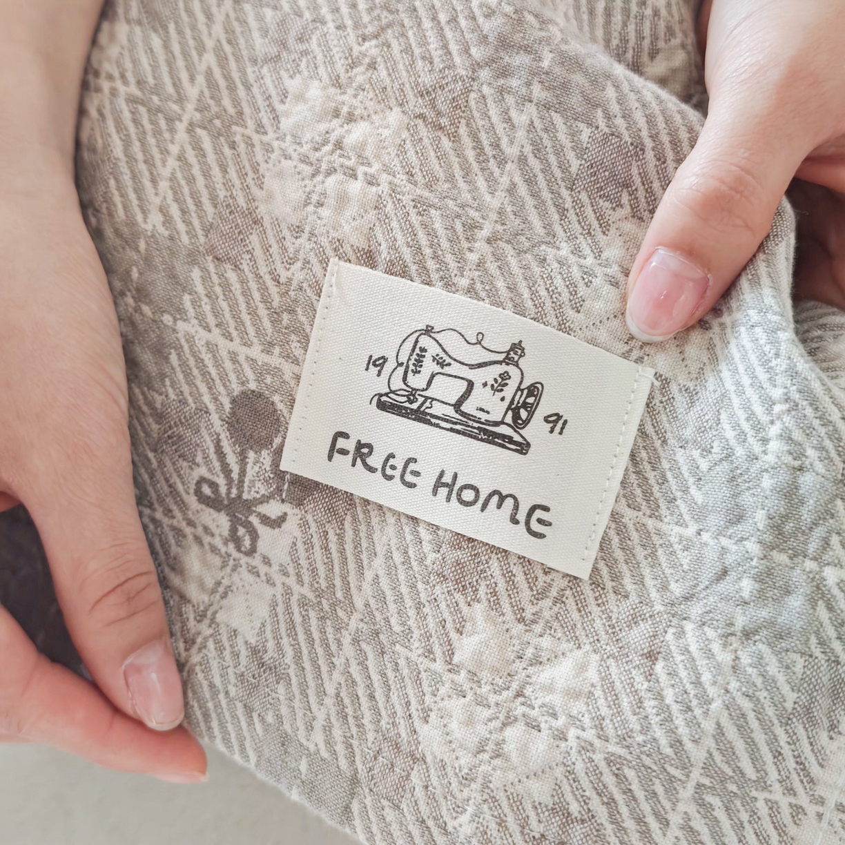 91家纺网 家纺一手货源 找家纺 沐瑟家纺  2026新款安心棉纯棉纱布枕巾 焦糖樱桃