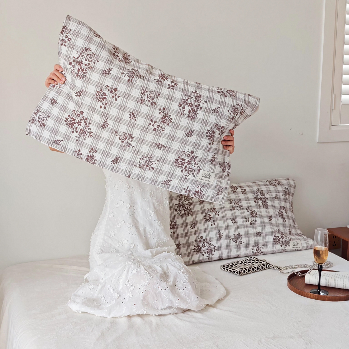 91家纺网 家纺一手货源 找家纺 沐瑟家纺  2026新款安心棉纯棉纱布枕巾 咖色小花