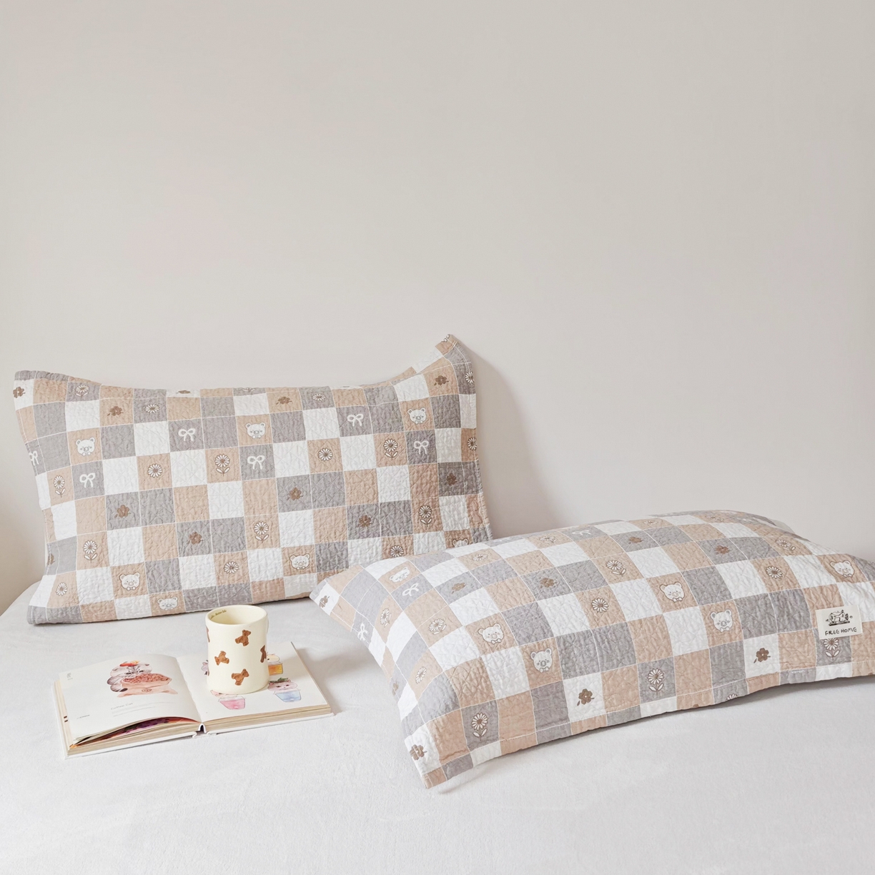 91家纺网 家纺一手货源 找家纺 沐瑟家纺  2026新款安心棉纯棉纱布枕巾 格子小熊