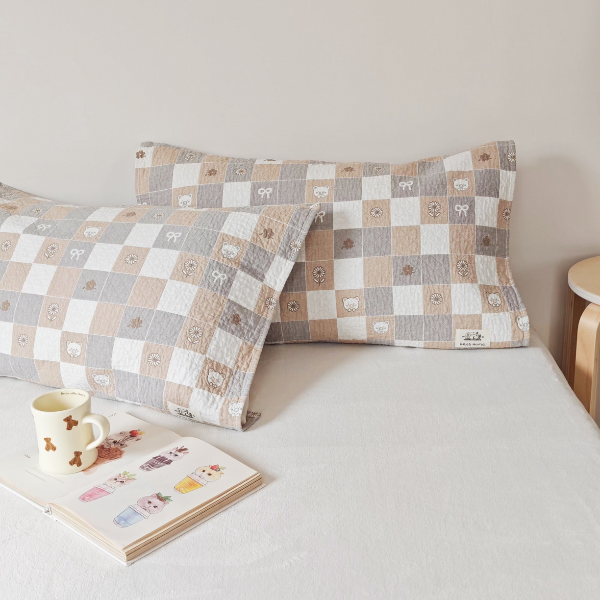 91家纺网 家纺一手货源 找家纺 沐瑟家纺  2026新款安心棉纯棉纱布枕巾 格子小熊