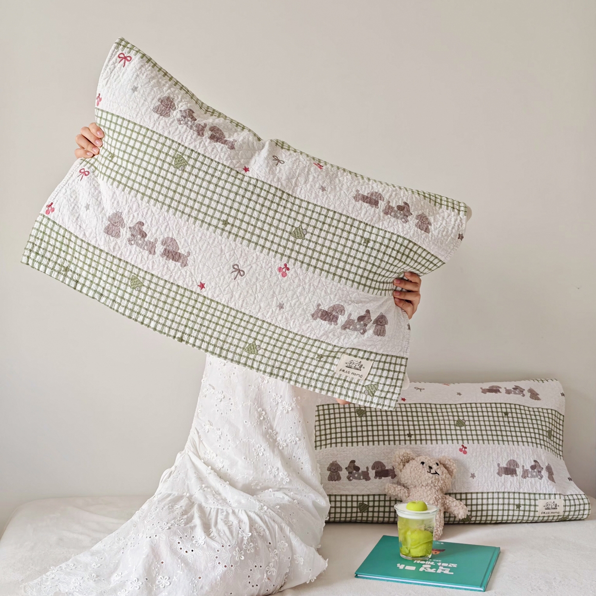 91家纺网 家纺一手货源 找家纺 沐瑟家纺  2026新款安心棉纯棉纱布枕巾 格子腊肠狗