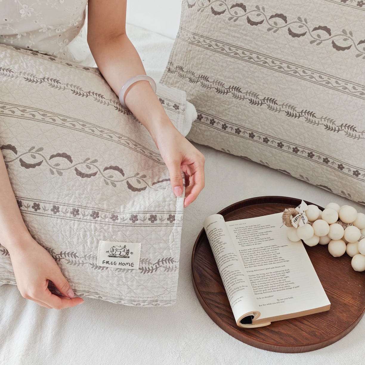 91家纺网 家纺一手货源 找家纺 沐瑟家纺  2026新款安心棉纯棉纱布枕巾 花涧语