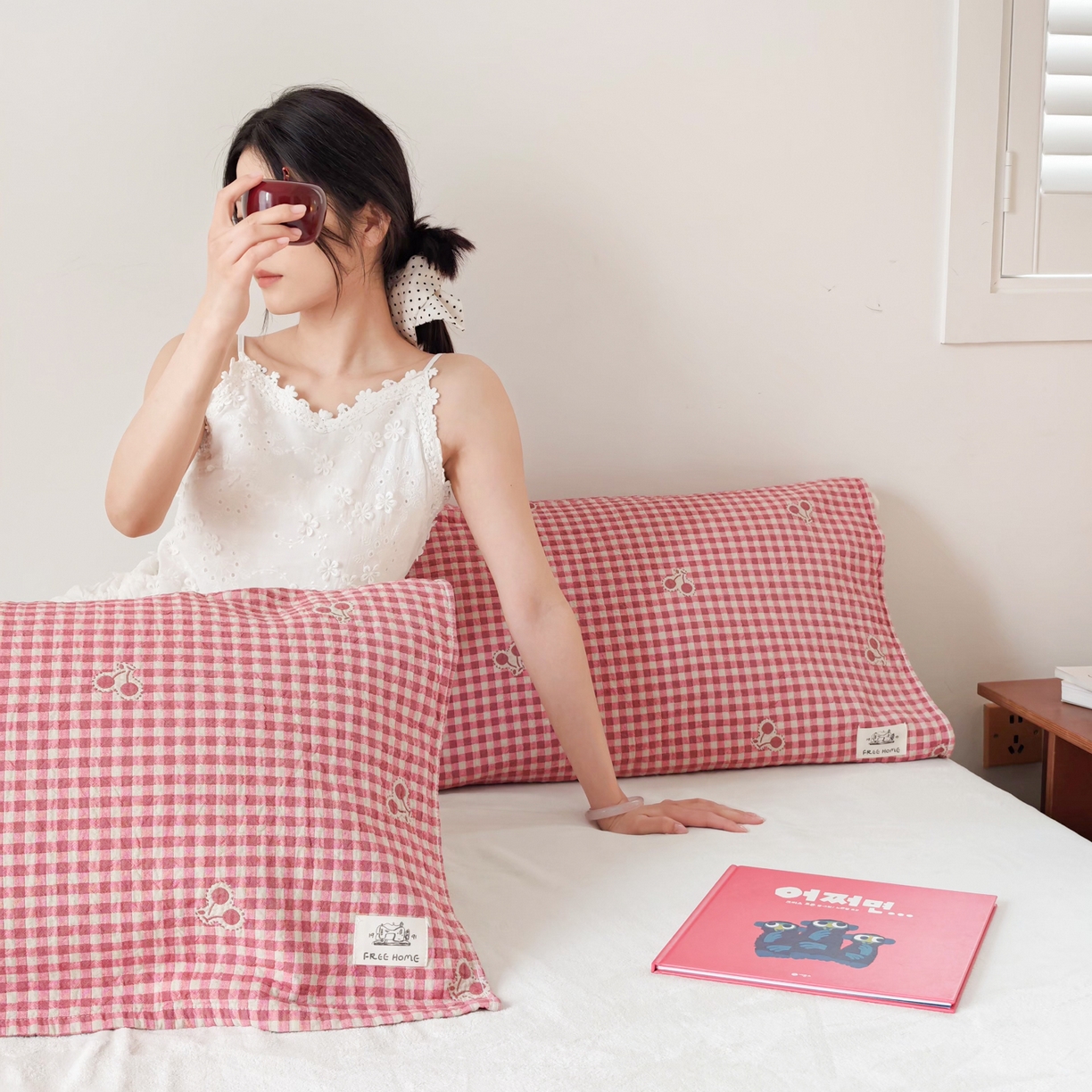 91家纺网 家纺一手货源 找家纺 沐瑟家纺  2026新款安心棉纯棉纱布枕巾 格子樱桃红