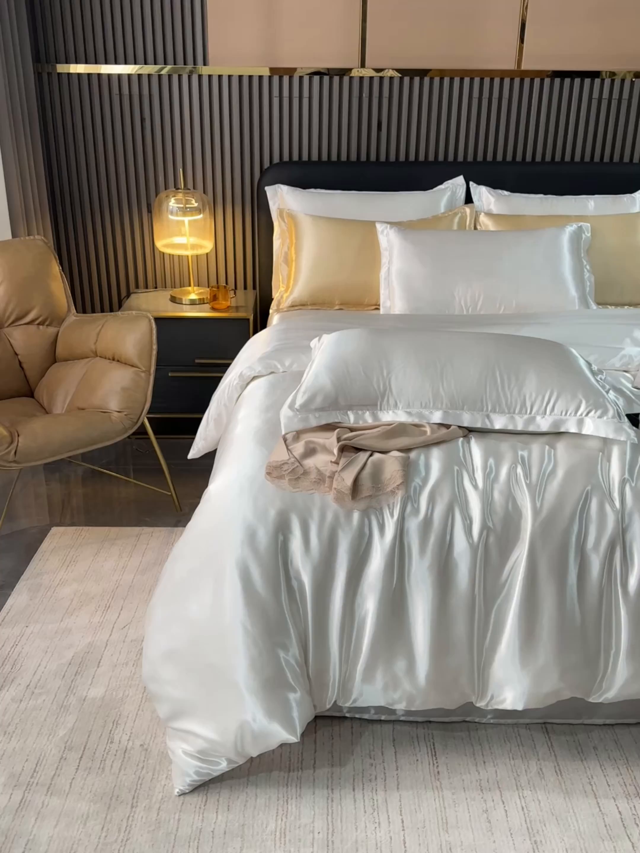 91家纺网 家纺一手货源 找家纺 莱越家纺 2026夏季款高端轻奢水洗真丝四件套丝滑裸睡丝绸纯色冰丝四件套系列可承接外贸订货 珍珠白